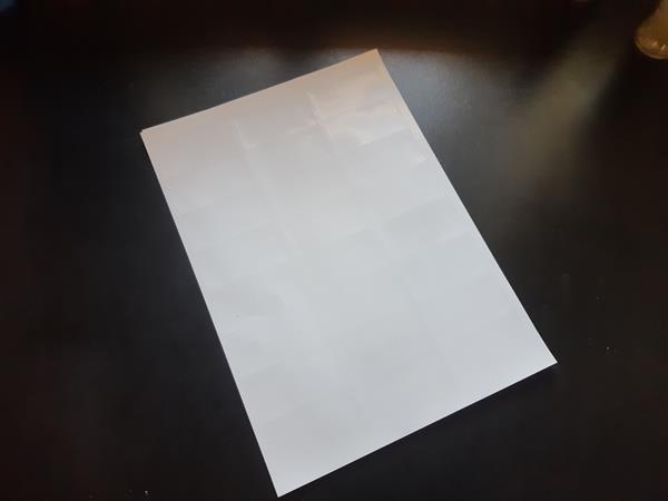 Etiketit hillopurkeille ym., valkoiset. 10 arkkia, kussakin 24 etikettiä