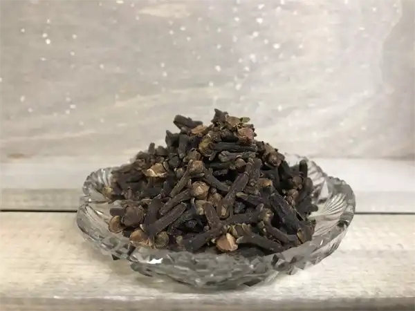 Nelliker, hele, 30 gram