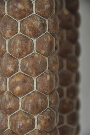 Hukki V -kuori kennoverkolla kestomakkaroille, halk. 6,5 cm / pituus 40 cm, 1 kpl